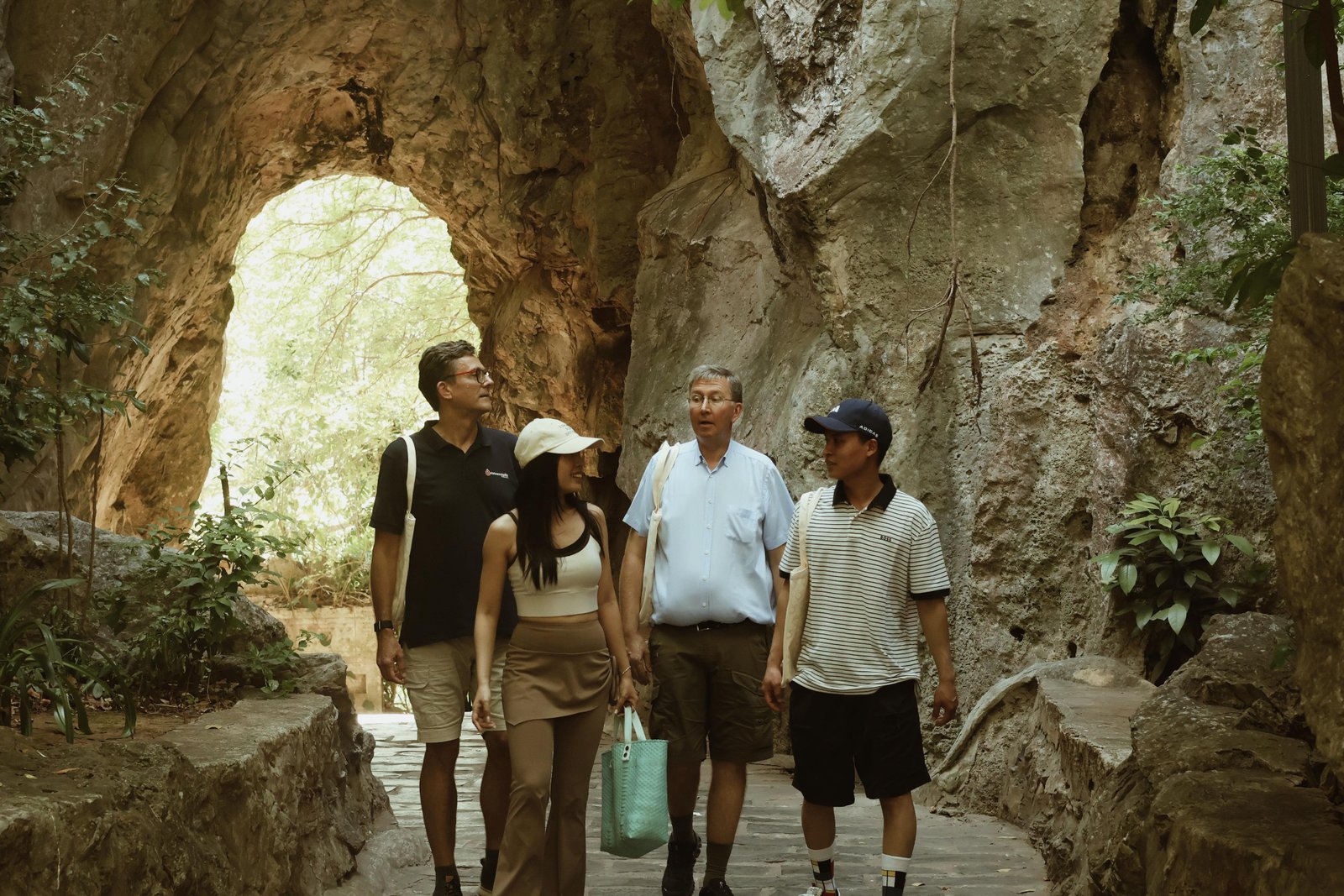 Guided walk at one of the Marble Mountains during Hồi Retreat