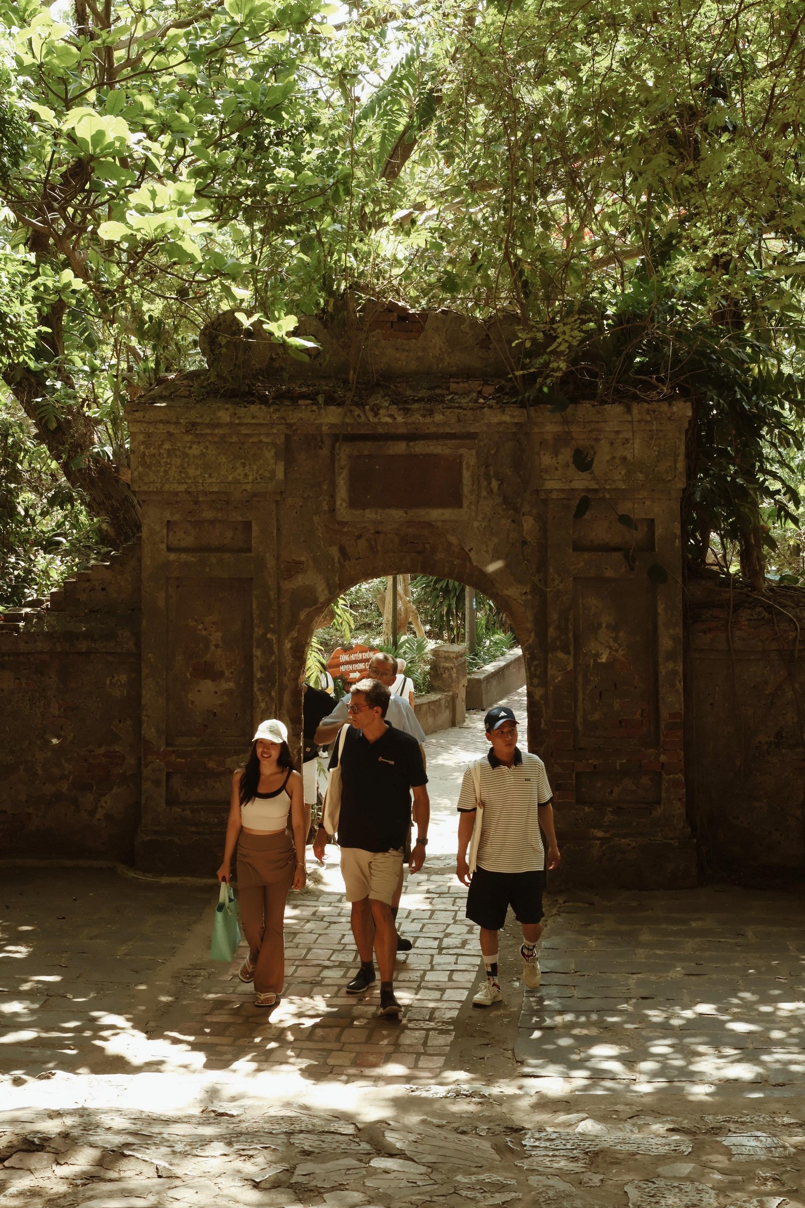Mindful walk at one of the Marble Mountains during Hồi Retreat